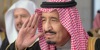 Saudi-König reist mit 700 Untertanen 