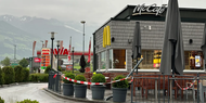 Alko-Raser (20) brettert auf McDonald's-Terrasse