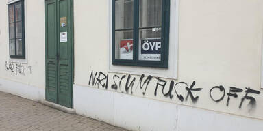 Schmier-Attacke auf VP-Zentrale in Heimatbezirk von Kurz