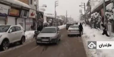 Schneefall verursacht Chaos im Iran