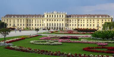 schonbrunn-castle Pixabay - franzpix.jpg