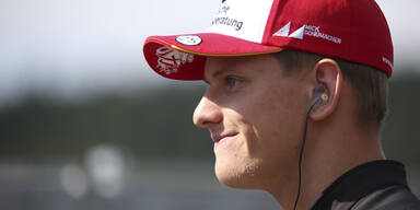 Mick Schumacher testet im Ferrari