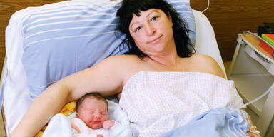 Schwangere mit Kran gerettet