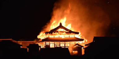 Historische Burg in Japan brannte nieder