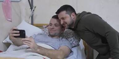 Selenskyj besuchte Verwundete in Militärkrankenhaus