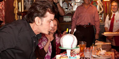 Sheen feiert 46er mit Ex & den Kids