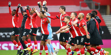 Southampton nach 3:0 über Sheffield vorerst Dritter