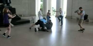Flashmob am Jefferson Memorial endet brutal
