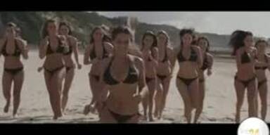 Weltrekord: Bikinigirl Massendusche