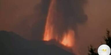 Vulkan Ätna speit wieder Feuer und Lava