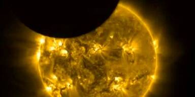 Tausende bestaunten totale Sonnenfinsternis