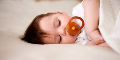 Silikonschnuller-Test lässt Eltern und Babys ruhig schlafen