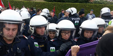 Polizei stoppt Pro-Flüchtlings-Demo