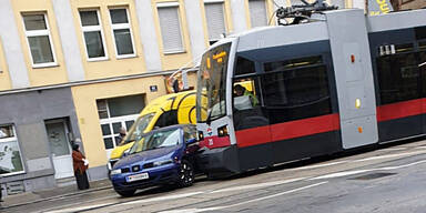 Vier Verletzte bei Bim-Crash in Wien