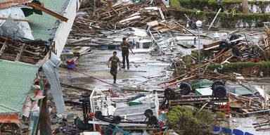 Haiyan: Erste internationale Hilfe kommt an