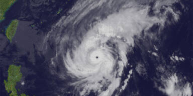 Super-Taifun nimmt Kurs auf Japan