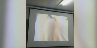 Uni-Dozent spielt versehentlich Pornos während Vorlesung ab