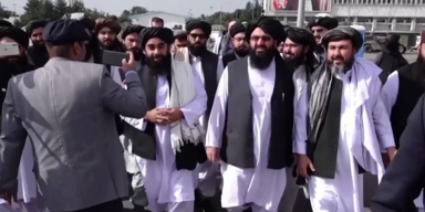 Taliban köpfen Schaufensterpuppen