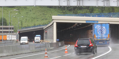 Tauerntunnel nach Lkw-Crash gesperrt