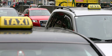 Fahrgäste bedrohten Wiener Taxilenker