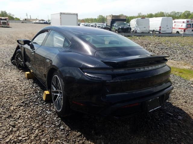 Neuen Elektro-Porsche bei erster Fahrt geschrottet