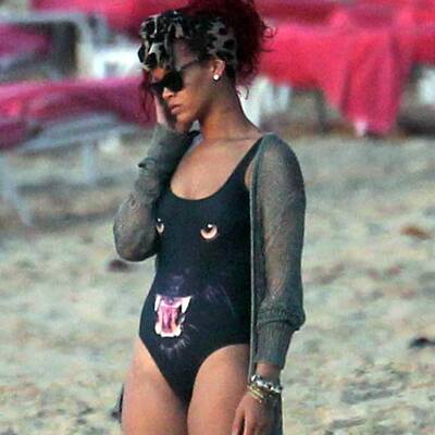 Rihanna erholt sich am Strand