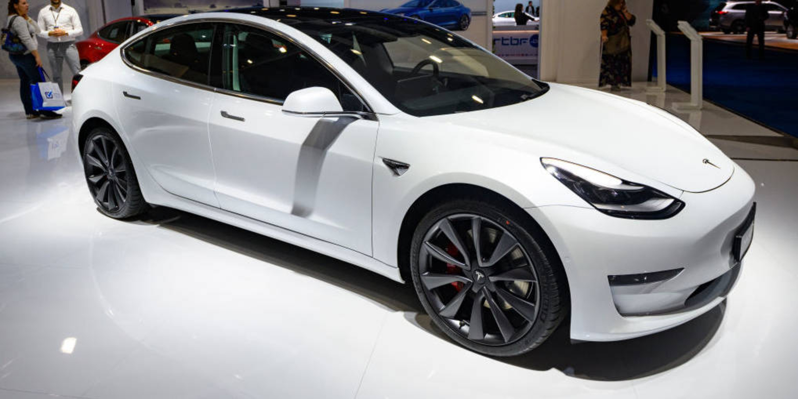 Günstiges Tesla Model 3 ab sofort in Österreich - oe24.at