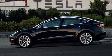 Tesla schickt das Model 3 ins Rennen