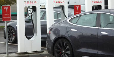 Strom für Tesla-Fahrer nicht mehr gratis