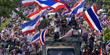 Thailand: Regierung erwägt Notstand