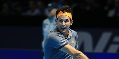 Thiem ringt Federer bei Finals nieder