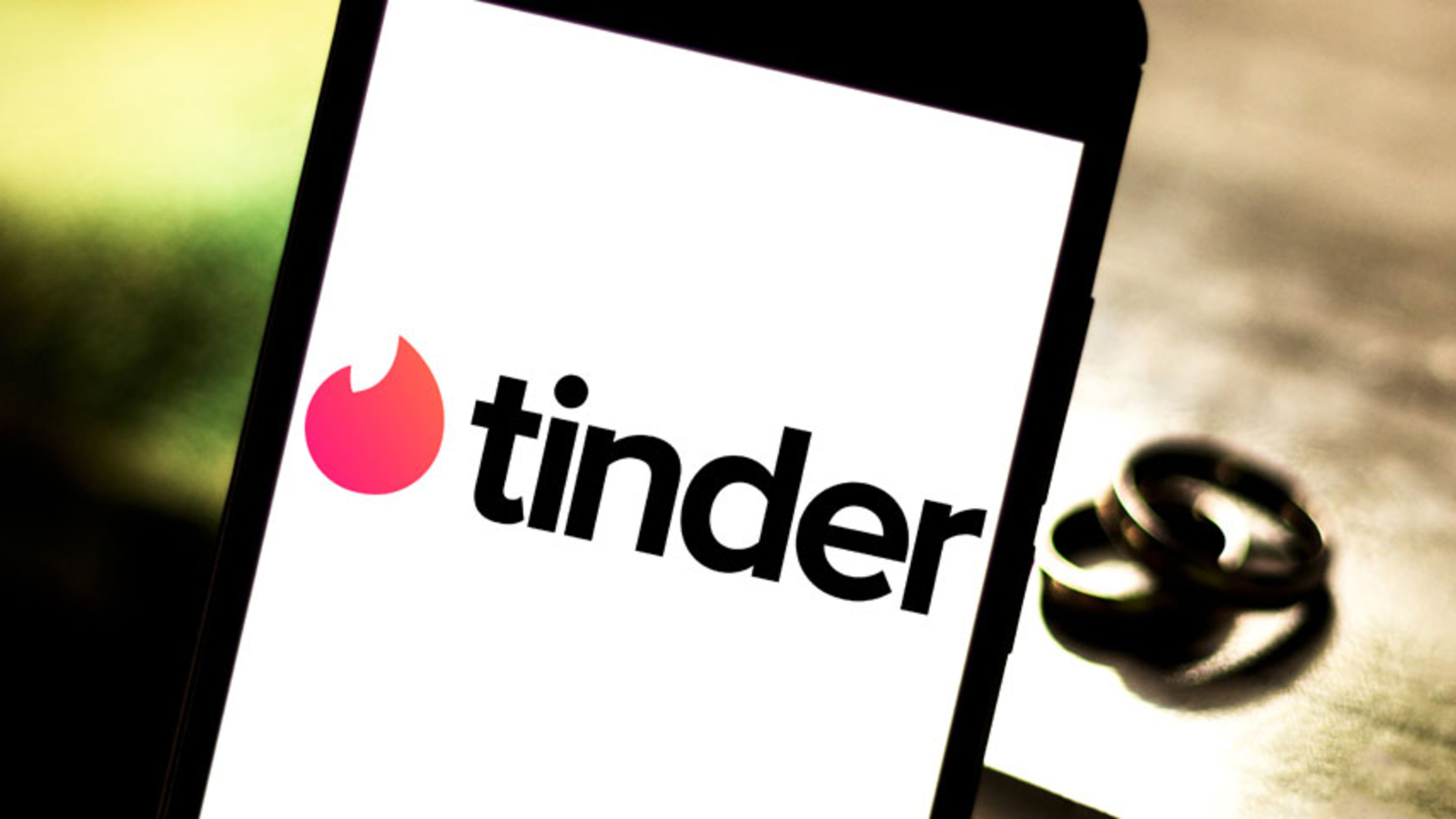 Vorsicht Betrüger So Erkennen Sie Fake Profile Auf Tinder Oe24at 