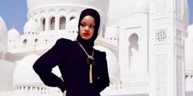 Rihanna fliegt in Abu Dhabi aus Moschee