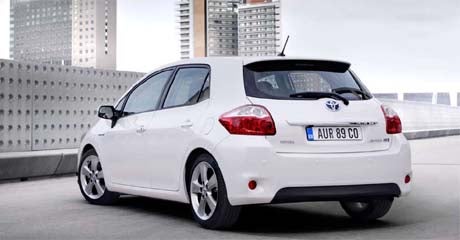 Plug-in Version des Toyota Prius und E-RAV 4