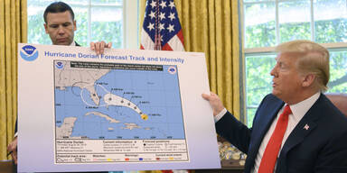 Trump zeigt per Hand geänderte Hurrikan-Karte