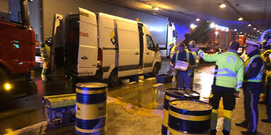 Auto-Crash in Tunnel vor Wien: Hunderte Liter Öl auf Fahrbahn