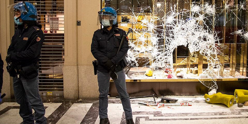 Gewalt-Proteste gegen Corona-Vorgaben in Europa