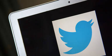 "S&P" setzt Twitter auf Ramschniveau
