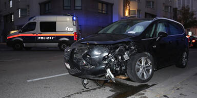 Schwerer Crash mitten in Wien legt Buslinie lahm
