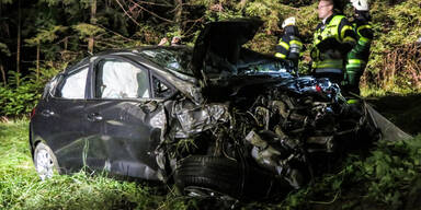 Nach Unfall auf A2: Suche nach verletzten Frauen