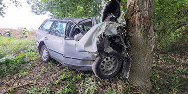 19-Jähriger bei Pkw-Unfall lebensgefährlich verletzt