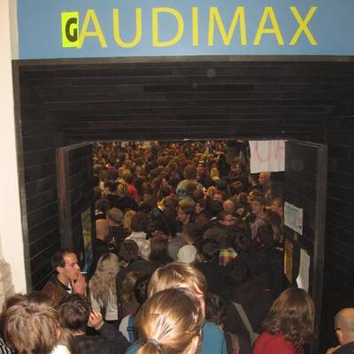 Studenten feiern im (G)Audimax