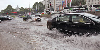 Unwetter setzt Wien unter Wasser