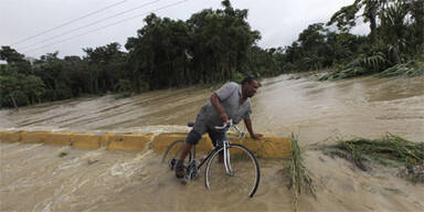 Überflutungen fordern 32 Todesopfer