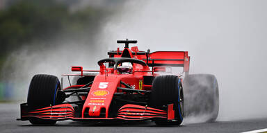 Vettel mit Bestzeit bei Regenschlacht