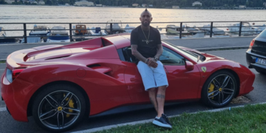 Arturo Vidal: Rückwärtsrolle auf Ferrari wird Netz-Hit