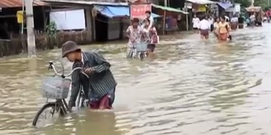 Burma: Zehntausende fliehen vor den Fluten