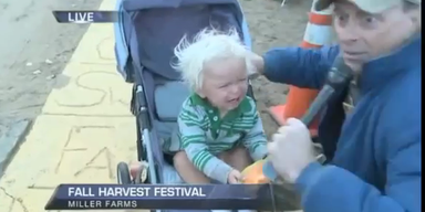 Reporter bringt Baby zum Weinen