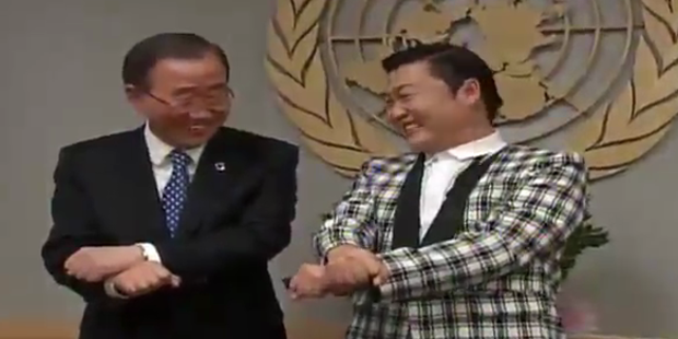 Ban Ki Moon und Psy tanzen 