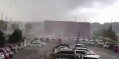 Schock-Video: Tornado fegt über Schule hinweg